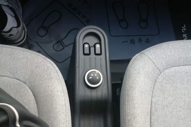 Used Wuling Hongguang MINIEV 2022 Macaron Premium Model – Lithium Iron Phosphate Gear Lever