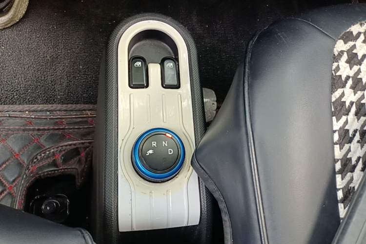 Used Wuling Hongguang MINIEV 2022 Easy Version Lithium Iron Phosphate Gear Lever