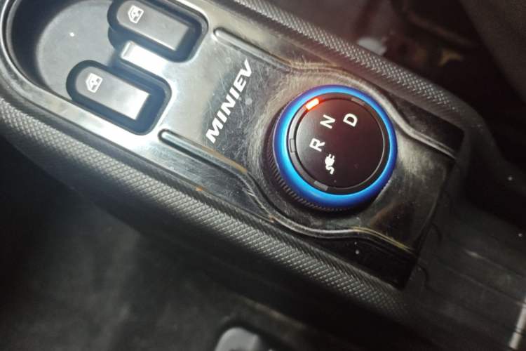 Used Wuling Hongguang MINIEV 2022 Zizai Version Lithium Iron Phosphate Gear Lever