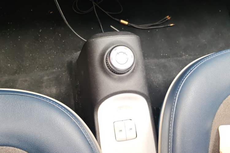 Used Wuling Hongguang MINIEV 2022 GAMEBOY 200km Gaming Edition with Lithium Iron Phosphate Gear Lever
