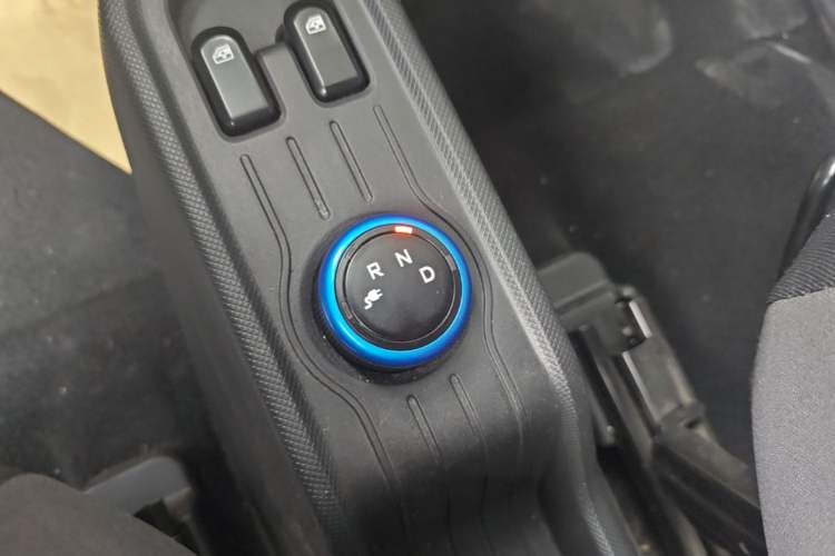 Used Wuling Hongguang MINIEV 2022 Enjoy Edition Lithium-Ion Battery Gear Lever