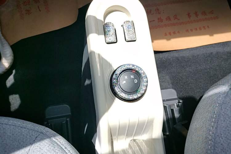 Used Wuling Hongguang MINIEV 2022 Macaron Fashion Edition Lithium-Nickel-Cobalt-Alpha-oxide Gear Lever