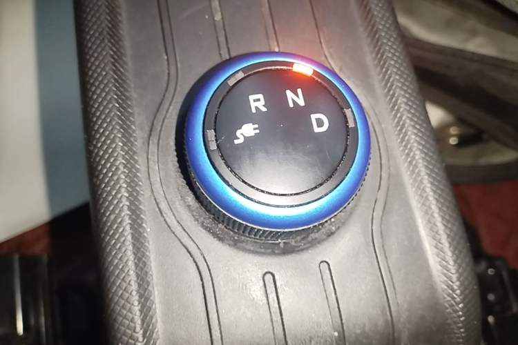 Used Wuling Hongguang MINIEV 2022 Easy Version Lithium Iron Phosphate Gear Lever