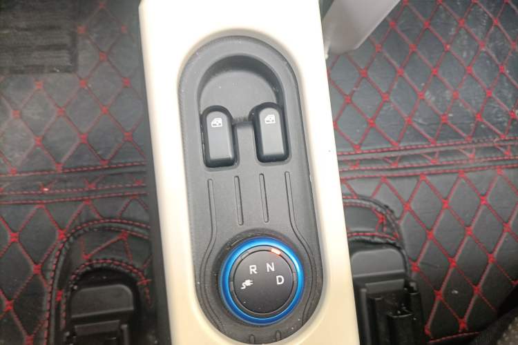 Used Wuling Hongguang MINIEV 2022 Easy Version Lithium Iron Phosphate Gear Lever