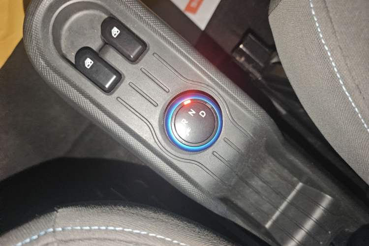 Used Wuling Hongguang MINIEV 2022 Easy Version Lithium Iron Phosphate Gear Lever