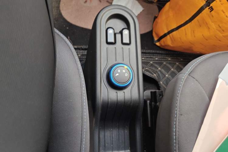 Used Wuling Hongguang MINIEV 2022 Zizai Version Lithium Iron Phosphate Gear Lever