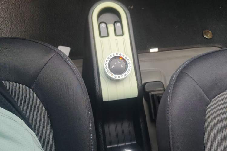 Used Wuling Hongguang MINIEV 2022 Easy Version Lithium Iron Phosphate Gear Lever