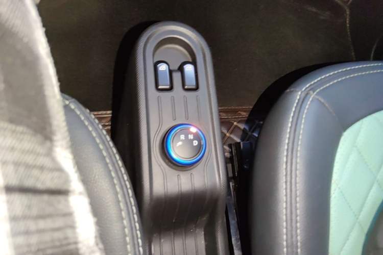 Used Wuling Hongguang MINIEV 2022 Easy Version Lithium Iron Phosphate Gear Lever