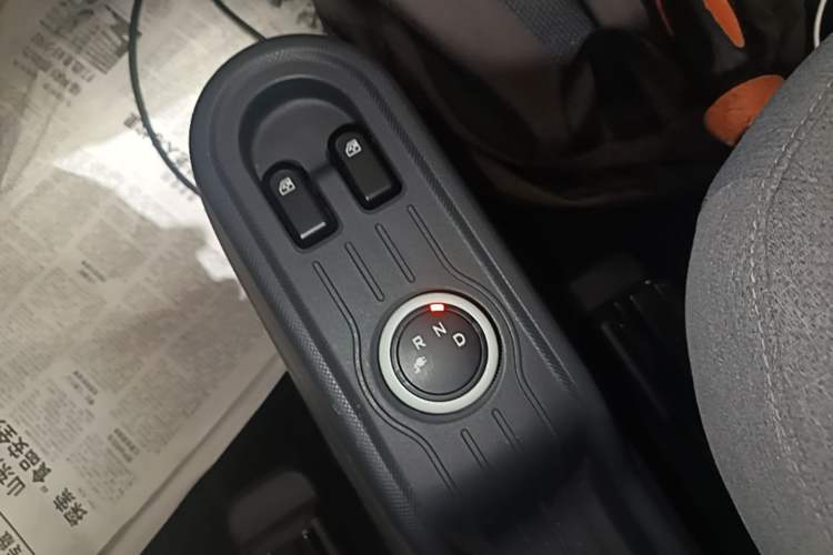 Used Wuling Hongguang MINIEV 2022 Macaron Premium Model – Lithium Iron Phosphate Gear Lever