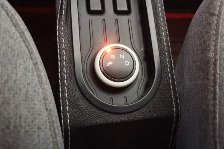 Used Wuling Hongguang MINIEV 2022 Macaron Premium Model – Lithium Iron Phosphate Gear Lever