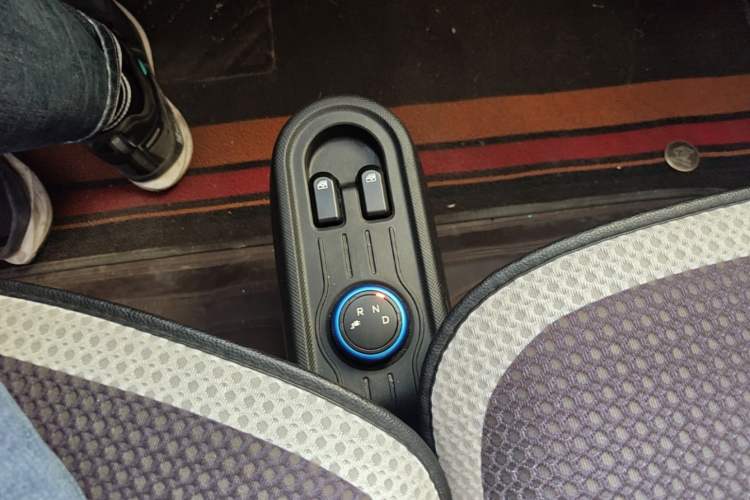 Used Wuling Hongguang MINIEV 2022 Easy Version Lithium-NMC Gear Lever