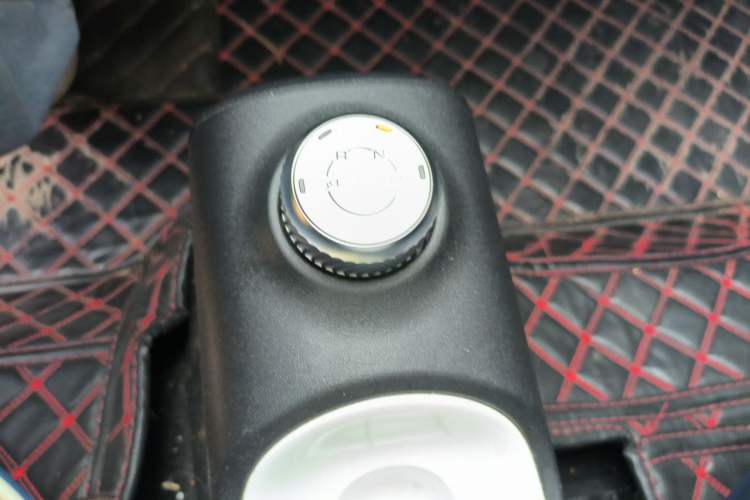 Used Wuling Hongguang MINIEV 2022 GAMEBOY 200km Gaming Edition with Lithium Iron Phosphate Gear Lever