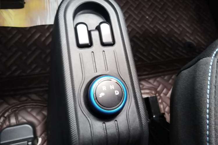 Used Wuling Hongguang MINIEV 2022 Easy Version Lithium Iron Phosphate Gear Lever