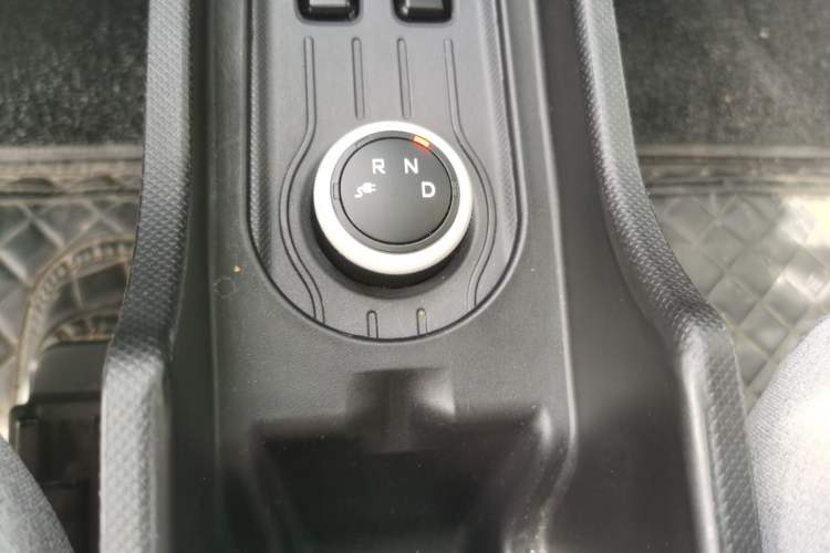 Used Wuling Hongguang MINIEV 2022 Macaron Fashion Edition Lithium-Nickel-Cobalt-Alpha-oxide Gear Lever