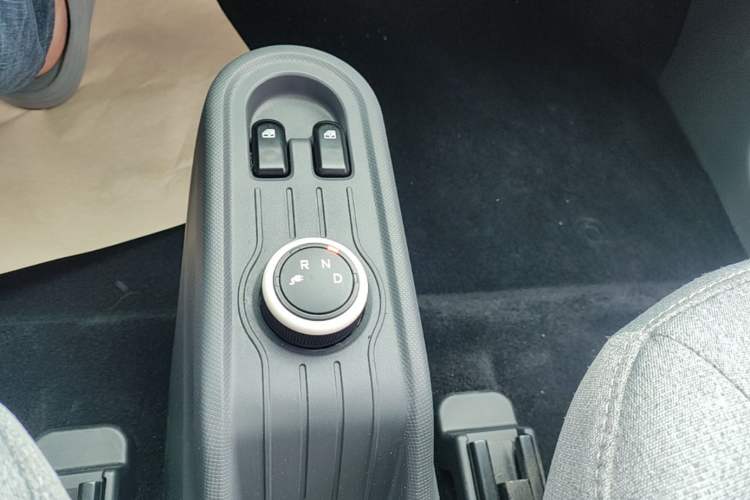 Used Wuling Hongguang MINIEV 2022 Macaron Premium Model – Lithium Iron Phosphate Gear Lever