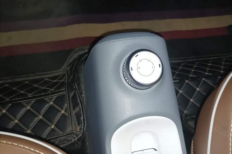 Used Wuling Hongguang MINIEV 2022 GAMEBOY 200km Gaming Edition with Lithium Iron Phosphate Gear Lever