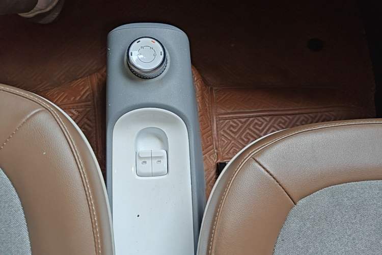Used Wuling Hongguang MINIEV 2022 GAMEBOY 200km Gaming Edition with Lithium Iron Phosphate Gear Lever