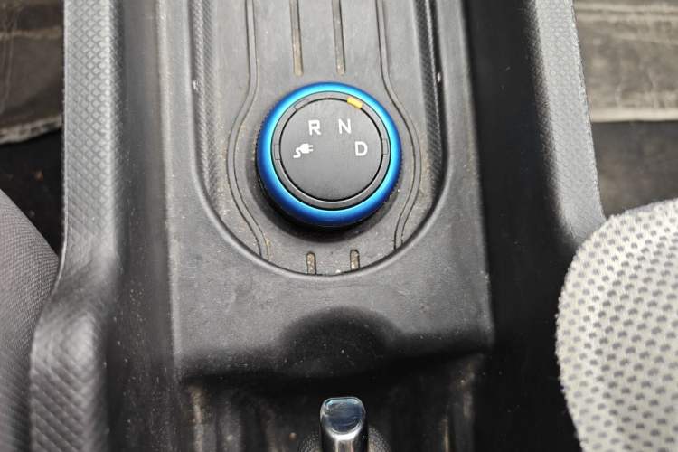 Used Wuling Hongguang MINIEV 2022 Easy Version Lithium Iron Phosphate Gear Lever
