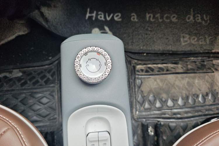 Used Wuling Hongguang MINIEV 2022 GAMEBOY 200km Gaming Edition with Lithium Iron Phosphate Gear Lever
