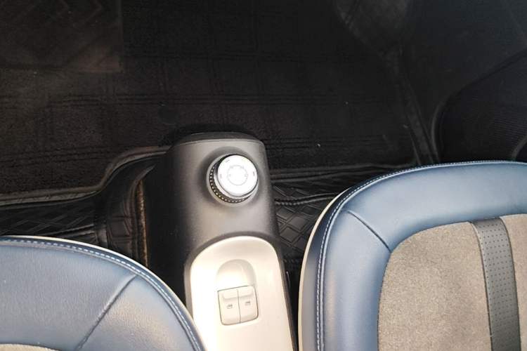 Used Wuling Hongguang MINIEV 2022 GAMEBOY 200km Gaming Edition with Lithium Iron Phosphate Gear Lever