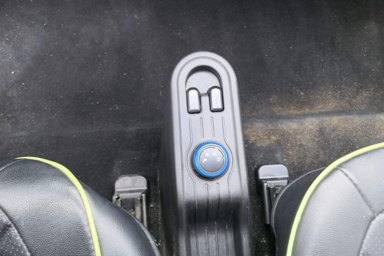 Used Wuling Hongguang MINIEV 2022 Easy Version Lithium Iron Phosphate Gear Lever