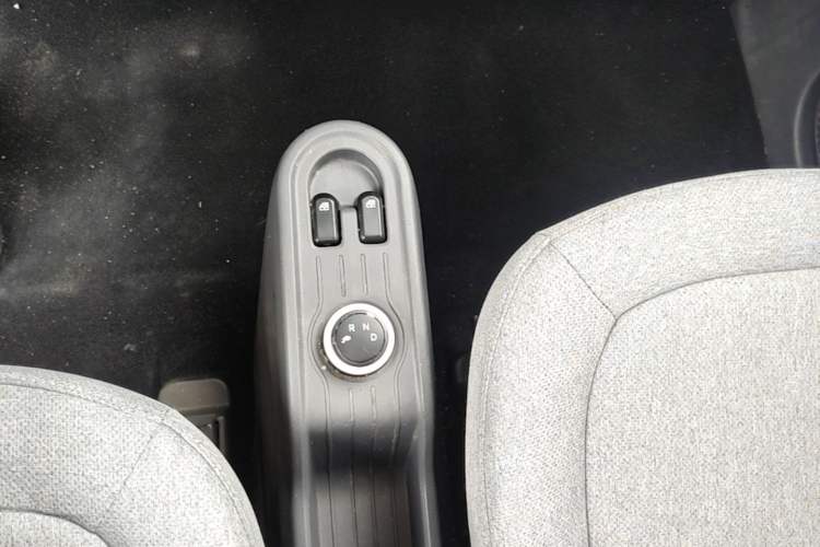 Used Wuling Hongguang MINIEV 2022 Macaron Premium Model – Lithium Iron Phosphate Gear Lever