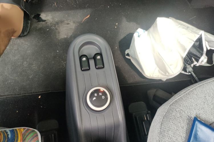 Used Wuling Hongguang MINIEV 2022 Macaron Premium Model – Lithium Iron Phosphate Gear Lever