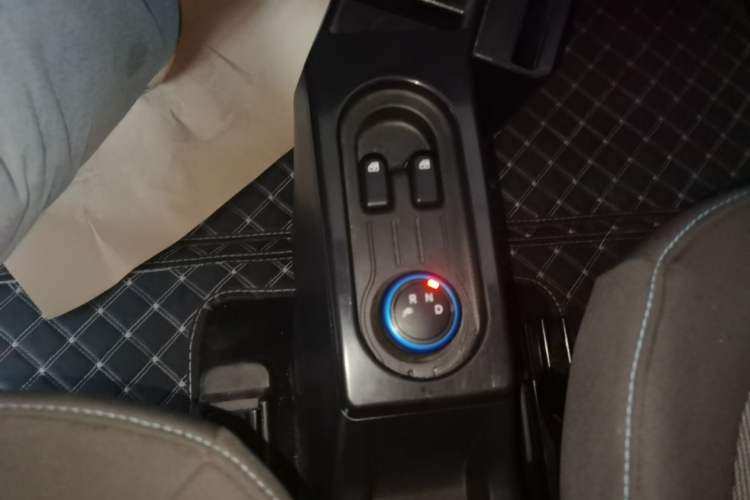 Used Wuling Hongguang MINIEV 2022 Zizai Version Lithium-NMC Gear Lever