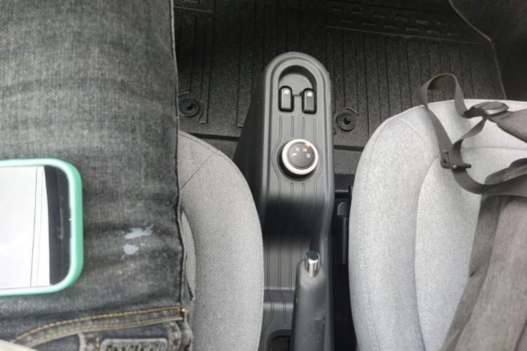 Used Wuling Hongguang MINIEV 2022 Macaron Premium Model – Lithium Iron Phosphate Gear Lever