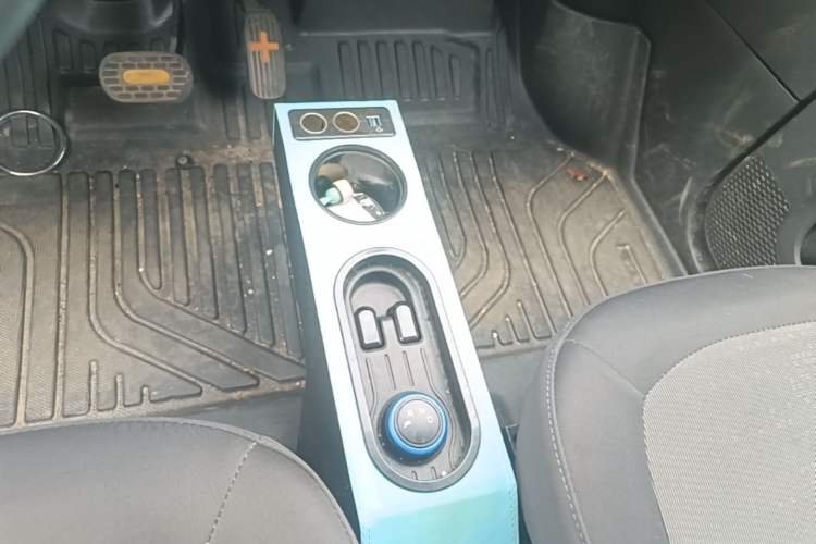Used Wuling Hongguang MINIEV 2022 Easy Version Lithium Iron Phosphate Gear Lever