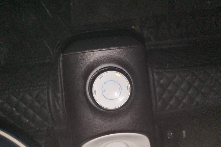 Used Wuling Hongguang MINIEV 2022 GAMEBOY 300km Enthusiast Model with Lithium Iron Phosphate Gear Lever