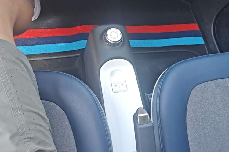 Used Wuling Hongguang MINIEV 2022 GAMEBOY 300km Enthusiast Model with Lithium Iron Phosphate Gear Lever