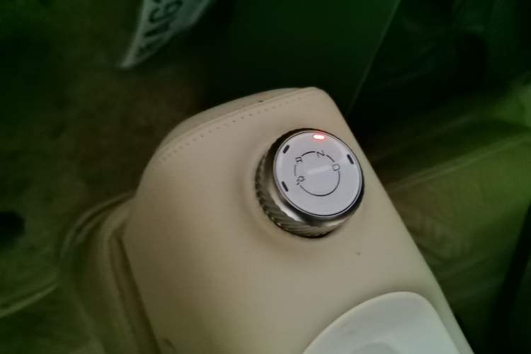 Used Wuling Hongguang MINIEV 2022 GAMEBOY 200km Gaming Edition with Lithium Iron Phosphate Gear Lever