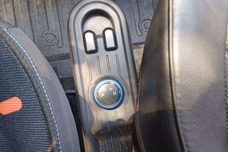 Used Wuling Hongguang MINIEV 2022 Easy Version Lithium-NMC Gear Lever