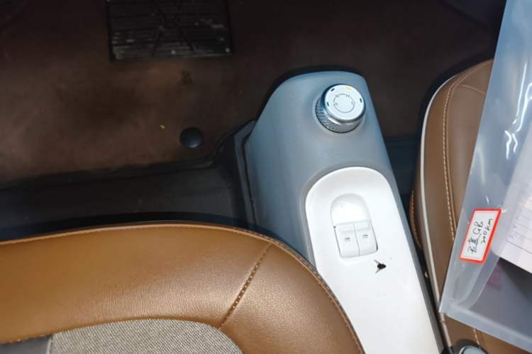 Used Wuling Hongguang MINIEV 2022 GAMEBOY 200km Gaming Edition with Lithium Iron Phosphate Gear Lever