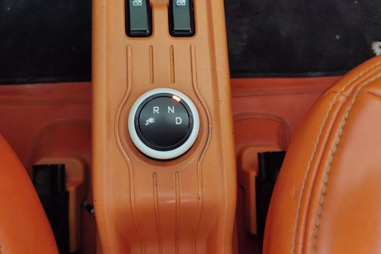 Used Wuling Hongguang MINIEV 2022 Macaron Premium Model – Lithium Iron Phosphate Gear Lever