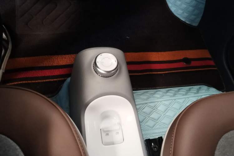 Used Wuling Hongguang MINIEV 2022 GAMEBOY 200km Gaming Edition with Lithium Iron Phosphate Gear Lever