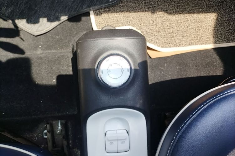 Used Wuling Hongguang MINIEV 2022 GAMEBOY 200km Gaming Edition with Lithium Iron Phosphate Gear Lever