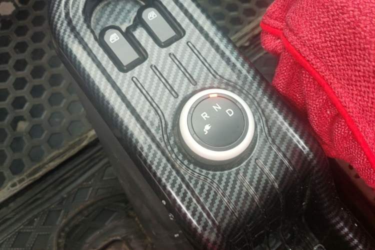 Used Wuling Hongguang MINIEV 2022 Macaron Premium Model – Lithium Iron Phosphate Gear Lever