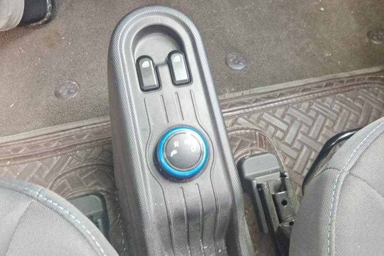 Used Wuling Hongguang MINIEV 2022 Enjoy Edition Lithium-Ion Battery Gear Lever