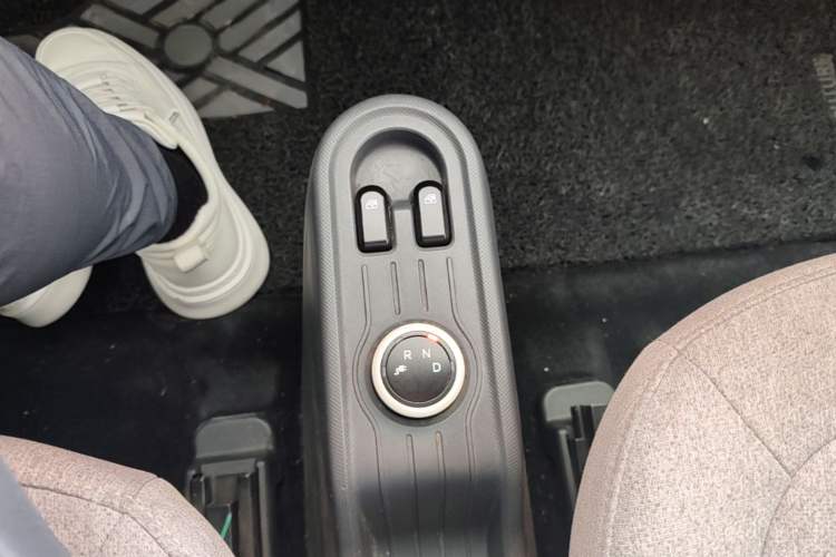 Used Wuling Hongguang MINIEV 2022 Macaron Premium Model – Lithium Iron Phosphate Gear Lever