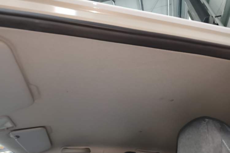Used Wuling Hongguang MINIEV 2022 Macaron Premium Model – Lithium Iron Phosphate Headliner