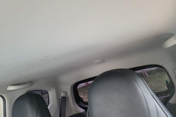 Used Wuling Hongguang MINIEV 2022 Macaron Fashion Model Lithium Iron Phosphate Headliner