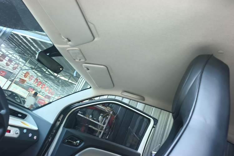 Used Wuling Hongguang MINIEV 2022 Macaron Premium Model – Lithium Iron Phosphate Headliner