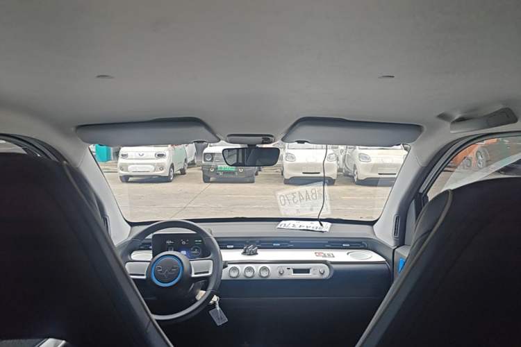 Used Wuling Hongguang MINIEV 2022 GAMEBOY 300km Enthusiast Model with Lithium Iron Phosphate Headliner