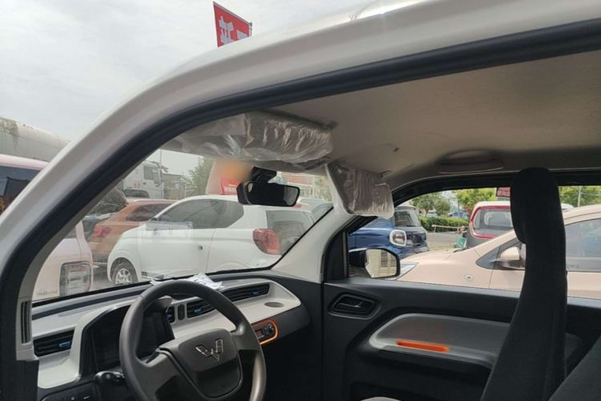 Used Wuling Hongguang MINIEV 2022 Zizai Version Lithium Iron Phosphate Headliner