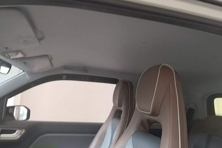 Used Wuling Hongguang MINIEV 2022 GAMEBOY 200km Gaming Edition with Lithium Iron Phosphate Headliner