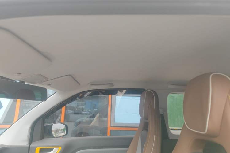 Used Wuling Hongguang MINIEV 2022 GAMEBOY 200km Gaming Edition with Lithium Iron Phosphate Headliner