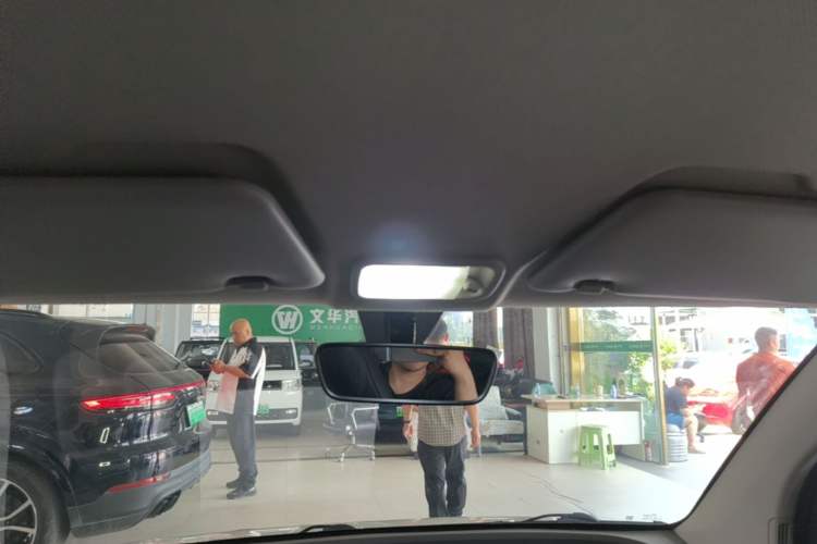 Used Wuling Hongguang MINIEV 2022 Macaron Premium Model – Lithium Iron Phosphate Headliner