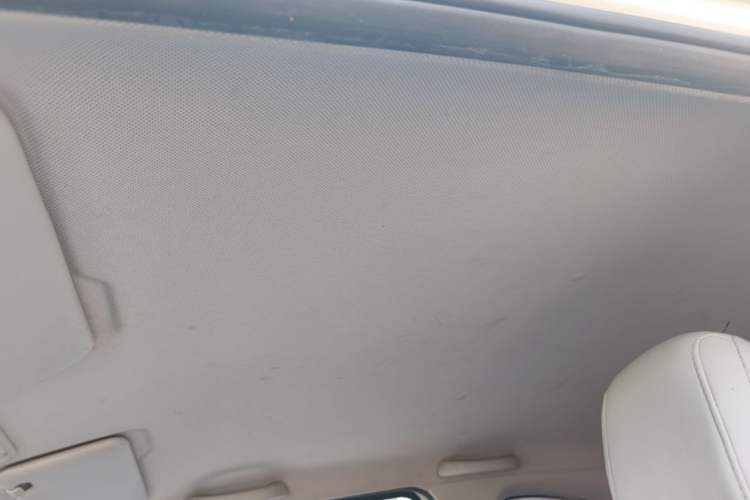 Used Wuling Hongguang MINIEV 2022 Macaron Premium Model – Lithium Iron Phosphate Headliner